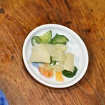 浜貞 - 焼きおにぎり（２５０円）の『漬物』２０２６年２月