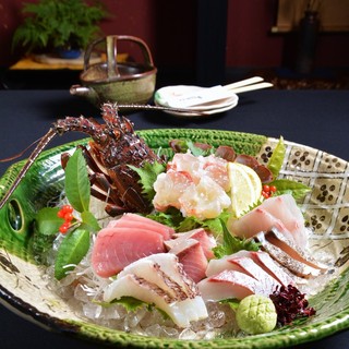 ◆Enjoy seasonal fish and our signature Creative Cuisine