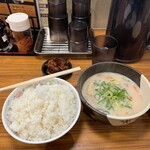 老虎苑 - ごはん、大、でかっ