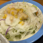 松屋 - ドレッシング類は受取口でかけてから客席へ
