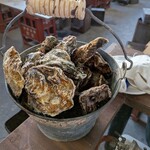 草津かき小屋 - バケツ2,800円