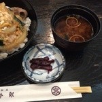 洋食屋牛銀 - 香の物と味噌汁