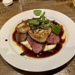 インダストリアル - 国産牛とフォアグラのロッシーニ。ふぉ、フォアグラぁ……！
