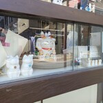 小鍋立て専門 なべしろ - 猫だらけ〜☆(笑)