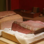 鮨 しみづ - 25日間熟成 長崎産シロカワカジキと27日間熟成 塩釜産本鮪中トロ