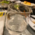 大分からあげと鉄板焼 勝男 - 麦焼酎ロック