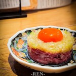 めしや ヒロキ倶楽部 - ねぎ塩和牛ユッケ 1,980円