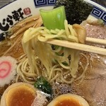 らーめん くじら軒 横浜本店 - 麺