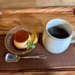 寧日 - プリンとホットコーヒー
