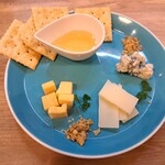 原価ビストロチーズプラス - チーズ盛り合わせ