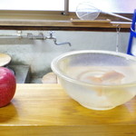 丸正食堂 - りんごと金魚