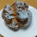 エスト・ローヤル - シュー･アラ･クレーム