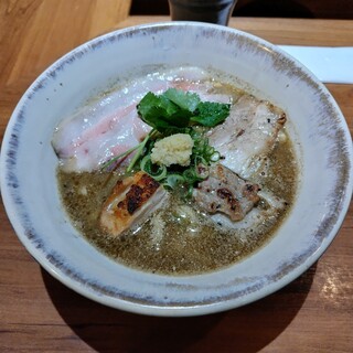 ジャパニーズ ラーメン 五感