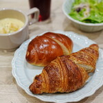 セスト - バターロール (￥206)、クロワッサン (￥343)、ミニセット (￥740)