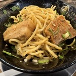 自家製麺 オオモリ製作所 - チャーシューは厚切り2枚