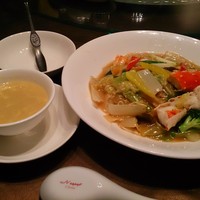 天厨菜館 銀座店 - タラバ蟹入り焼きソバセット