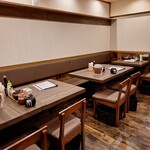 とんかつ ジーエス - テーブル席