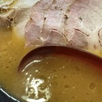 横浜ラーメン とんこつ家  - 濃いめ脂多め