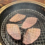 肉の頂 - 