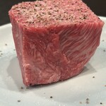 焼肉　縁 - 肉塊ガーリックバター