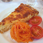 ラミティエ - 前菜　ズワイガニの入ったキッシュ