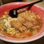 手延べうどん 水山 - 黒酢あんかけうどんにトッピングの竜田揚げオン！