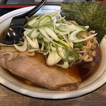 麺ENDO - 料理写真:しょう油らーめん　中　太麺