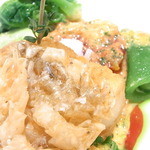 ジャマン - 鱗が盛大にパリッパリ　菜の花？・空豆・スナップエンドウ・サヤインゲンも添えられて春を先取り☆♪