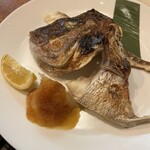 居酒屋ちょうちん - 鯛のかぶと焼き