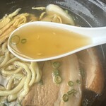 東江そば - 熱々のスープが美味い