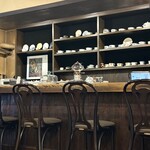 カフェ・デ・マエストロ - 落ち着いた素敵な内装