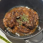 murs - 黒毛和牛の牛すじ赤ワイン煮込み