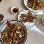 美也古亭 - 鶏球飯、餃子、五目あんかけ焼きそば