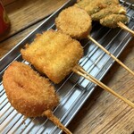 大衆串揚酒場 足立屋 - トマト (100円)、いかだ (100円)、山芋 (100円)、オクラ (100円)