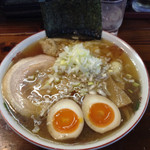 長町ラーメン - 珍しく・・・お弟子さんの長町ラーメンワンタン・煮玉子入り！！美味しい・・・けど親方とちょっと違う(笑)ラーメンは人柄出ますね！！