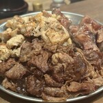 鉄板ホルモンのりちゃん - 豚タン、ブリスケ、鶏もも