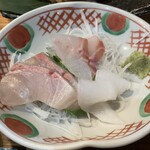 やま屋 - お刺身も新鮮でプリプリとした食感です。