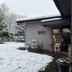 カフェボヌール - 雪の外観
