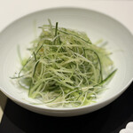 わさ - 搾菜　胡瓜と葱も時間をかけて脱水処理 　食感のシャッキリ感と味わいが素晴しい 　さすがのスペシャリテ