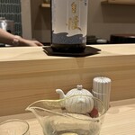 すしのいずみ - 磯自慢　五百万石
      しぼりたて　本醸造