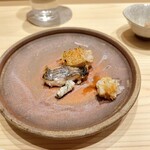 すしのいずみ - 焼き物
      ・スミヤキ
      ・赤甘鯛の松笠焼き
      ・サヨリを炙ったもの