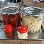 ガーデンキッチン - 味変（厨房カウンター上　気づいた人は持って行く）