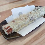 自家製うどん たいら - ちくわは半分スライスです