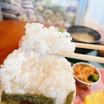 タカマツ ベース カフェ - 唐揚げに、豪快にかぶりついたら
追うようにご飯を(〃￣ω￣)σ