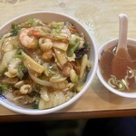 味のラーメン 海賊 - 海賊丼という名の中華丼