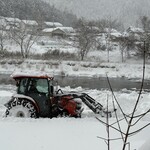 LA VOITURE - 参考写真、やっときた除雪車