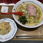 どうとんぼり神座 - 料理写真:美味しいラーメンとチャーハンセット