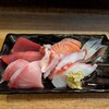まるしん - 刺し身盛り…結構おおぶり…
