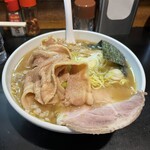 一条流がんこ総本家分家四谷荒木町 - ☑️ズワイ蟹不純と煮干100SPらぁ麺¥1.300❣️
      　☑︎ズワイ蟹不純と煮干を追加
      　☑︎メンバーカードで味玉(半熟)¥150セレクト！
      　※開店1巡目サービスは焦がしネギ があります