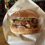 ズートンズ 久茂地店 - バーガー袋に入れて圧縮